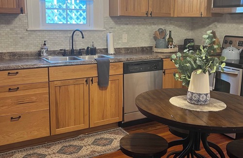 Aiken House | Cottage Downtown Aiken*Horse Events*Pet Friendly*Polo*Golf