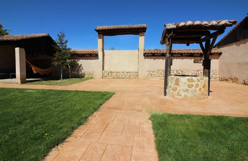 Villosilla de la Vega House | Cottage for large groups with a large patio and barbecue
