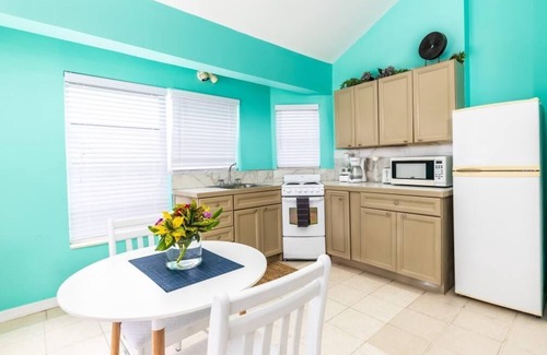 Conch Bar Cottage | Cottage for 2 at Dragon Cay Resort Mudin Harbour