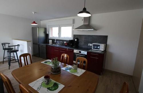 Combrimont Cottage | Cottage for 4 with covered terrace, private parking, pet-friendly