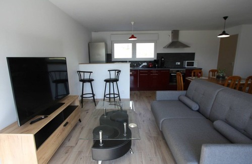 Combrimont Cottage | Cottage for 4 with covered terrace, private parking, pet-friendly