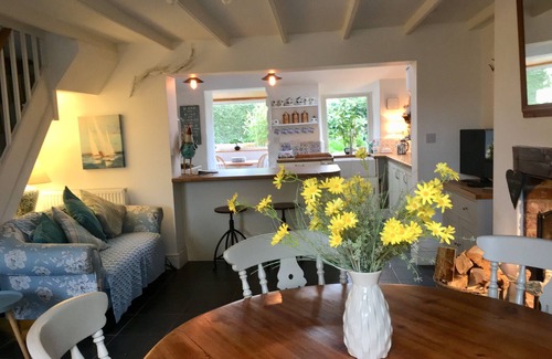 Goodwick House | Cottage for Contemporary Characters