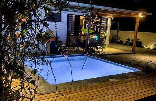 Tamarin Apartment | Cottage for Couples with Pool, BBQ and views