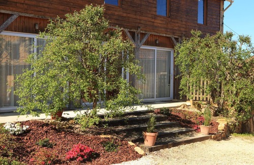 Saint-Amand-de-Coly Cottage | Cottage for 2 or 4 p refurbished in an old fortified farm from the 17th century