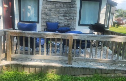 Fort Erie Cottage | Cottage for rent! Nature's Paradise with park like setting, no rear neighbour's!
