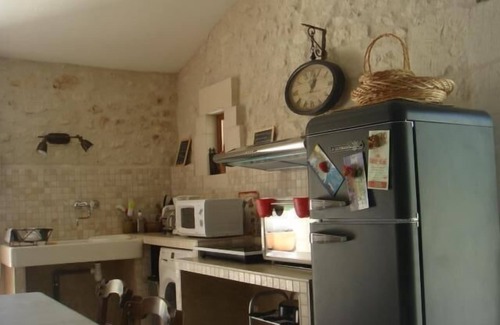 Saint-Fort-sur-Gironde Cottage | Cottage * 4 people with private garden in village Saintongeais estuary 5 km
