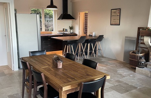 Saint-Nizier-d'Azergues House | Cottage Chaleureux Avec Piscine Chauffée au Coeur du Beaujolais Vert