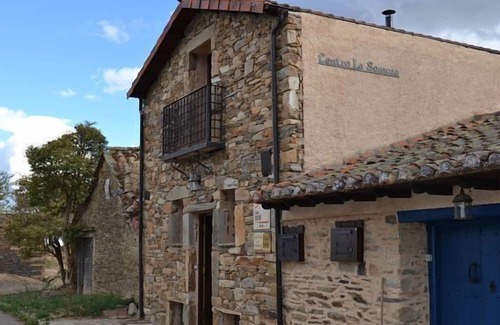 Santiago Millas Cottage | Cottage (full rental) Centro La Somoza for + 17 people