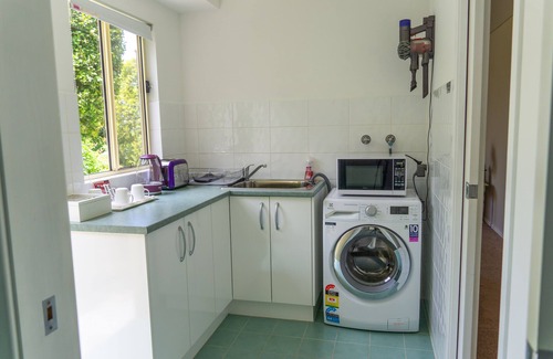 Catalina Apartment | Cottage Garden Suite on Derribong