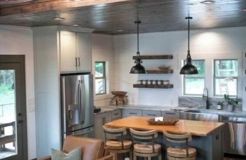 Duncanville Cottage | Cottage Getaway Near Tuscaloosa Honeysuckle Rose