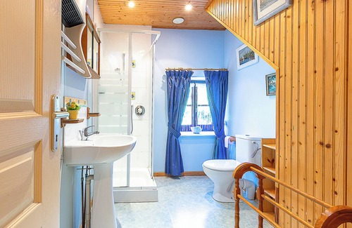 Moutiers-sur-le-Lay House | Cottage 'Gite Du Moulin Du Lay' with Private Terrace and Private Garden