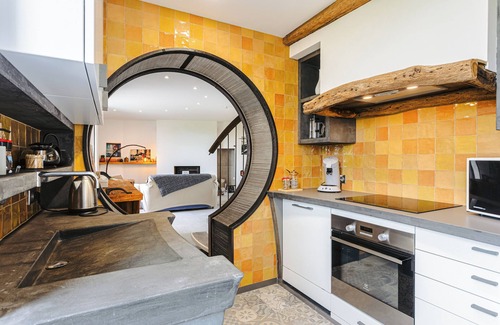 Pissotte House | Cottage 'Gite Les 3 Piliers' with Private Terrace, Shared Garden and Wi-Fi