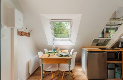 Sables-d'Or-les-Pins Apartment | Cottage 'Gite Nichoir 2ad Et 2 Enf' with Private Terrace, Shared Garden and Wi-Fi