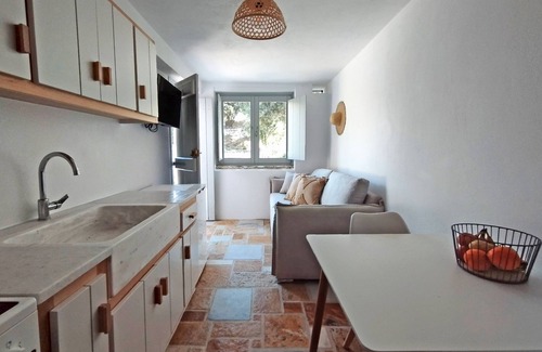 Aperathos Cottage | cottage homes