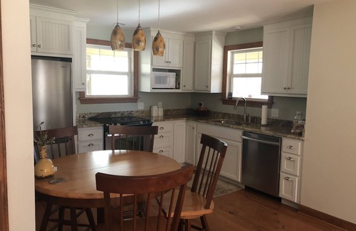 Wagener House | Cottage/House 40 Minute EZ Drive To Master Golf Tournament