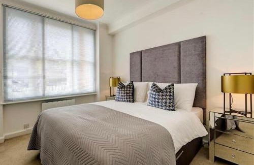 Northampton House | Cottage house