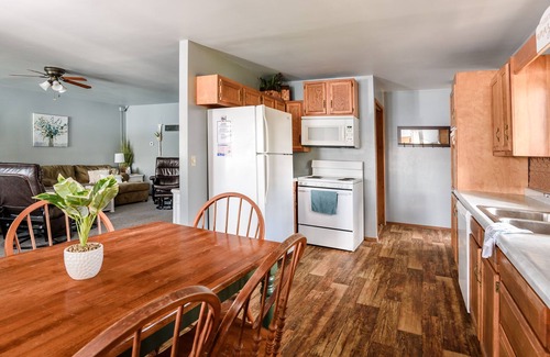 Wautoma Cottage | Cottage House on Little Hills Lake; Beach, Pier, Kayaks, Paddleboards & more