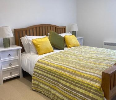 Mersham House | Cottage ideal for le shuttle and Designer Outlet