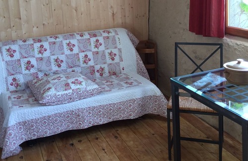 Montfort Cottage | Cottage in a former post of the XVII th