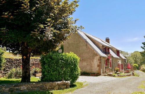 Anglards-de-Salers House | Cottage in Anglards de Salers, beds made on arrival!