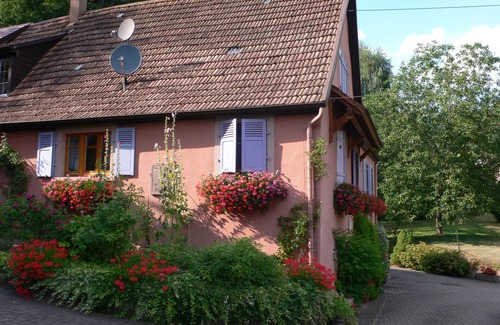 Maisonsgoutte Cottage | Cottage in a quiet and green ski trails near hiking