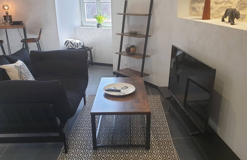 Paroisse Saint-Vincent-de-Paul Apartment | Cottage in a tower