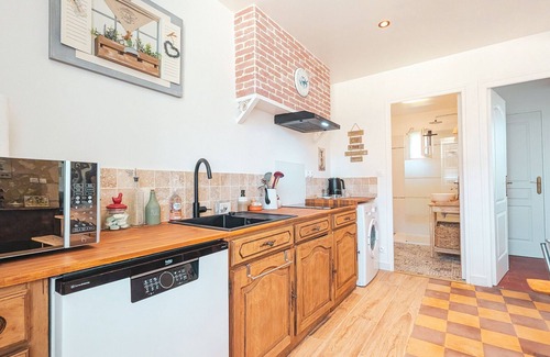 Azay-le-Ferron Cottage | Cottage in Brenne with Enclosed Garden and Parking