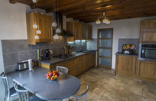 Bievre Isere House | Cottage in Brion 4 * in Isère Rhône Alpes satellite TV extra view