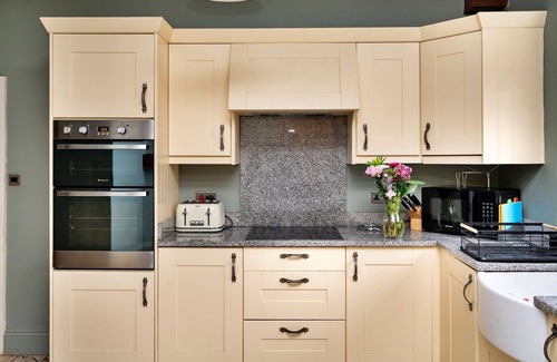 Catterick Cottage | Cottage in Catterick with Hot Tub & Sauna