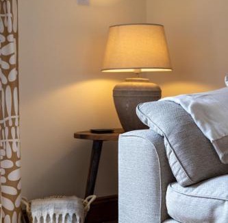 Hinckley House | Cottage in Central Burbage Leicestershire