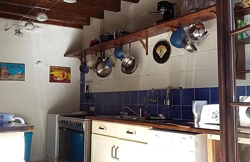 Bazoges-en-Pareds Cottage | Cottage In Delightful Vendee Medieval Village with heated swimming pool