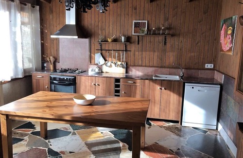 Castellar de N'hug Cottage | Cottage in the Pyrenees