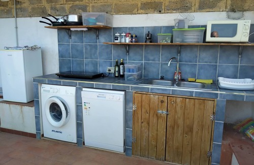 Torre Colonna-sperone House | Cottage in front of the beach, with large garden and parking