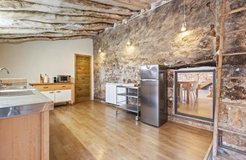 Fraga House | Cottage in Fraga with Garden and Fireplace