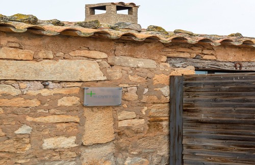 Fraga Cottage | Cottage in Fraga with Garden and Fireplace