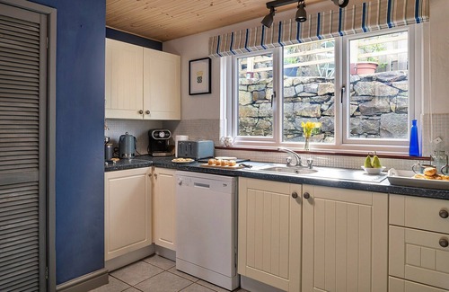 Tanygrisiau House | Cottage in Snowdonia with Mountain Views