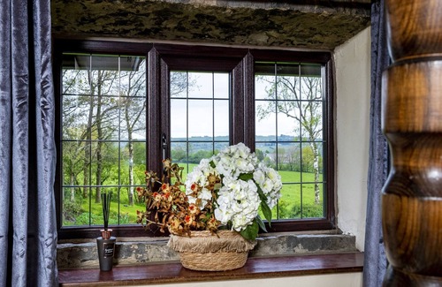 Bury Cottage | Cottage in Hawkshaw with Countryside Views