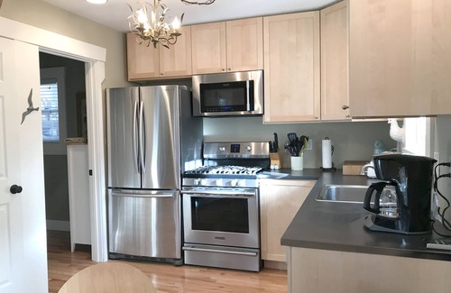 Irvington House | Cottage in Historic Irvington neighborhood near Convention Center and shops!