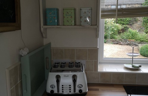 Holymoorside Cottage | Cottage in Holymoorside, Nr. Chesterfield, Derbyshire, England