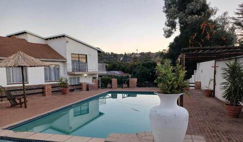 Greater Johannesburg Metropolitan Area Apartment | Cottage in Kloofendal