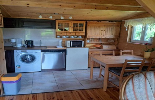 Grabowo Koscierskie House | Cottage in Koscierzyna with Lake Nearby