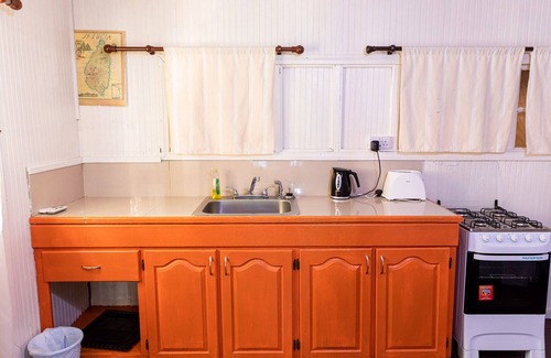 Marigot Bay Cottage | Cottage in Marigot bay 2 mins walk to the beach