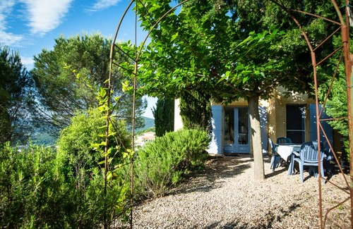 Lodeve House | Cottage in Mediterranean park, superb view over the valley, near Lac du Salagou