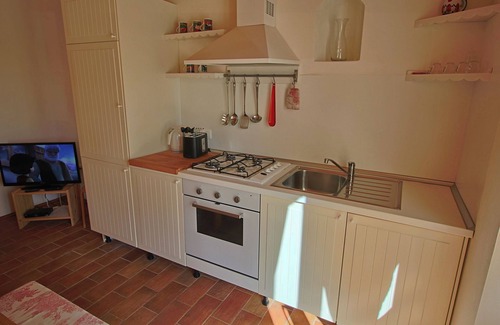 Montelabbate Cottage | Cottage in Montelabbate with Pool & Forest