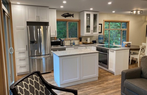 Popkum Cabin | Cottage in Mountains -Firepit & Hotub - The perfect family Retreat