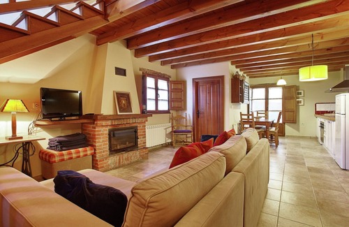 Pruneda Apartment | Cottage in Nava with Pool & Terrace