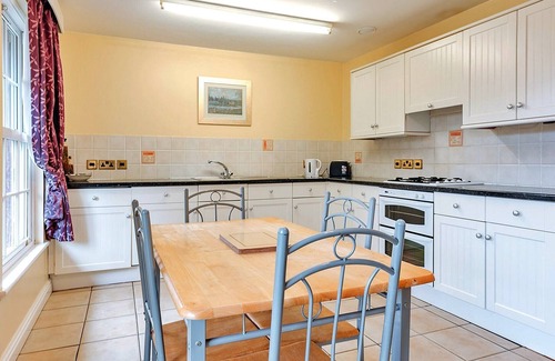 Eaton Mascott Cottage | Cottage in Netley Hall with Scenic Trails