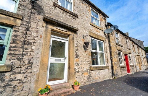 Tideswell Cottage | Cottage in Peak District near Chatsworth House
