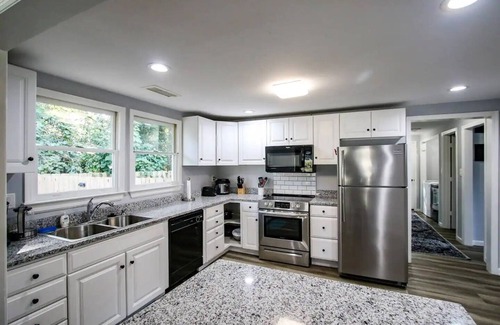 Montgomery Cottage | Cottage in Quiet Savannah near Wormsloe + Pets
