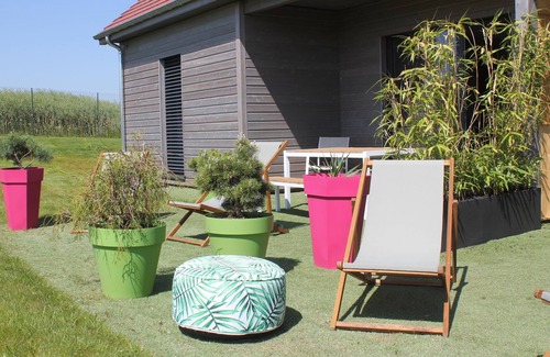 Magnant Cottage | Cottage in the countryside near lakes, vineyard and NIGLOLAND park